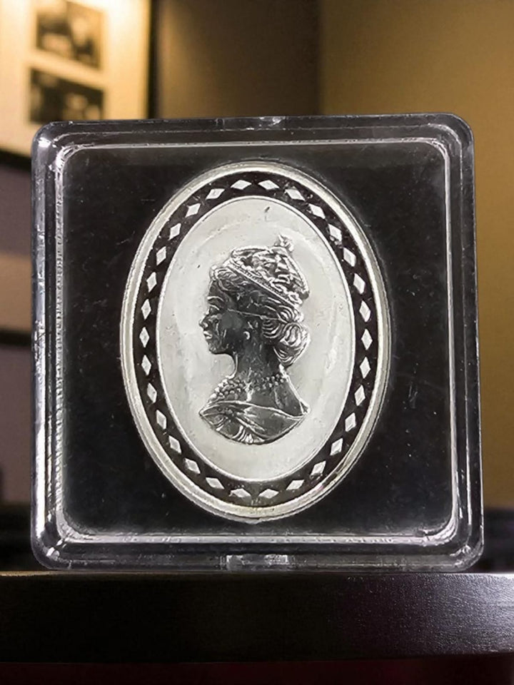 Queen | 10 Gms  Oval Pure Silver Coin