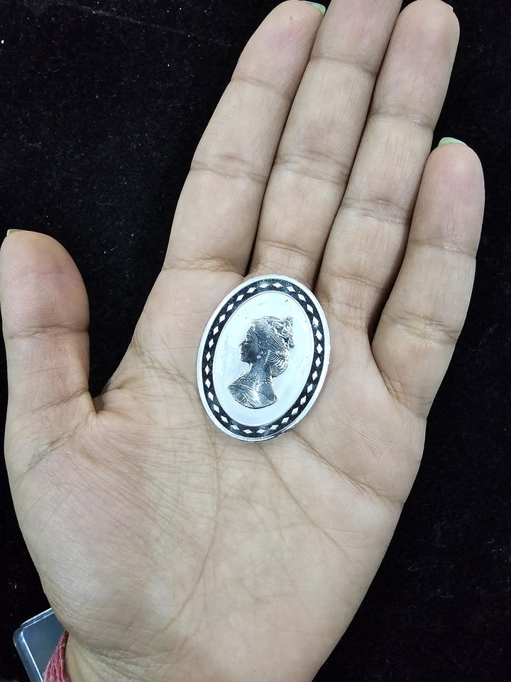 Queen | 10 Gms  Oval Pure Silver Coin