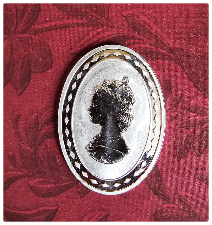 Queen 30 gms Pure Silver Coin